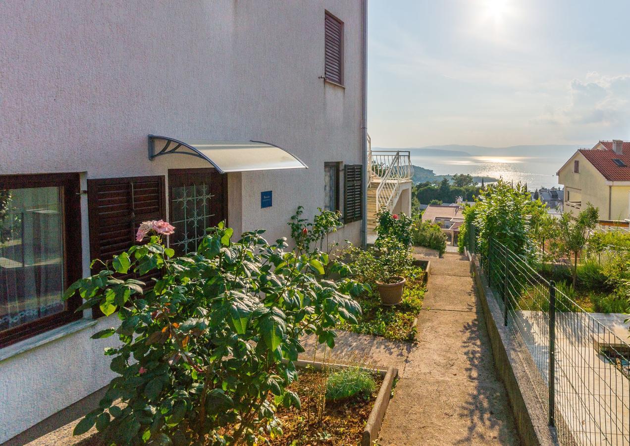 Apartment Domijan By El-Pi Tours Njivice Exterior foto